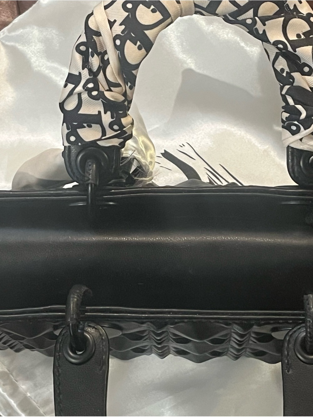 Inspired Joy east west Top-Handle Women's Bag with 2 straps. Excellent condition - Picture 5 of 10